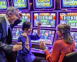 Live casino streaming interaktif dengan dealer profesional dalam kualitas video tinggi